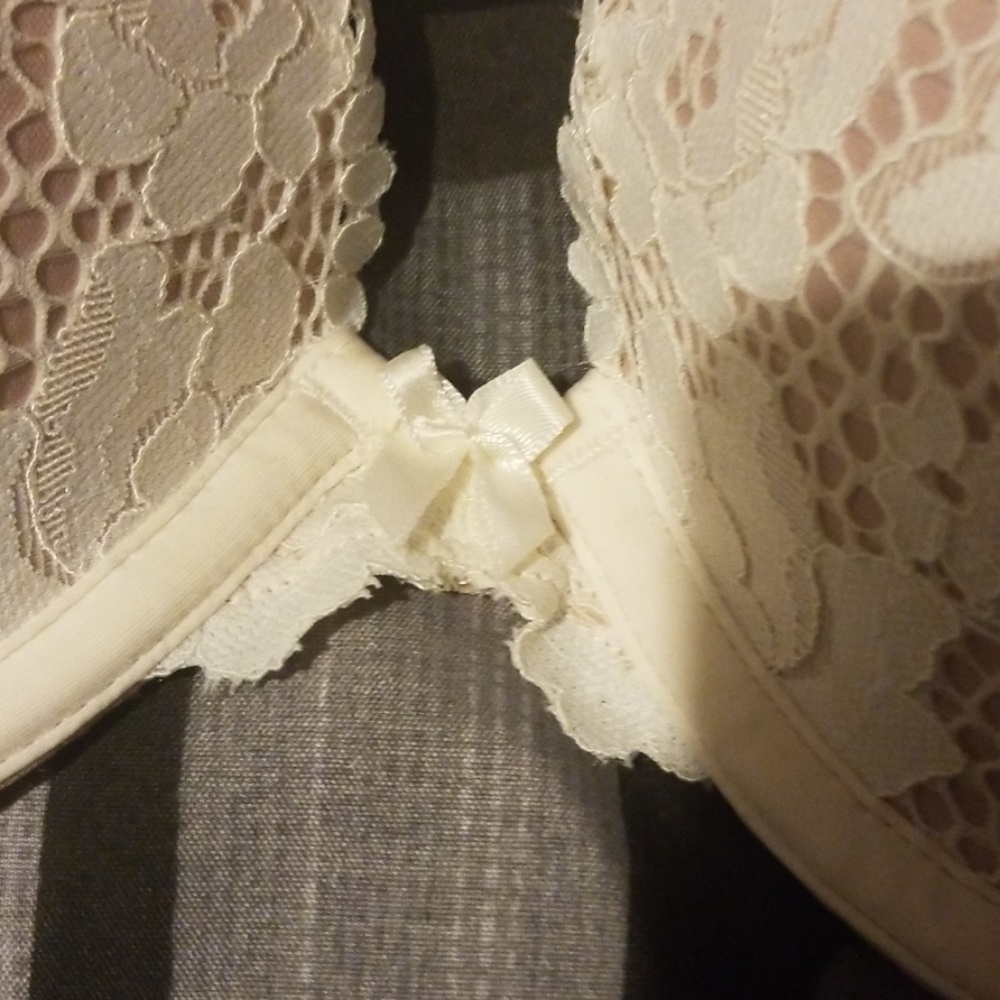 Torrid white lace nude bra - Picture 5 of 6